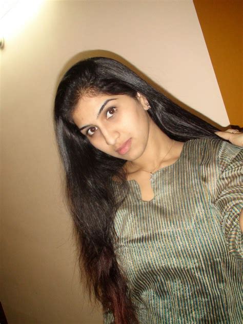 desi girls leaked photos|Desi Leaks